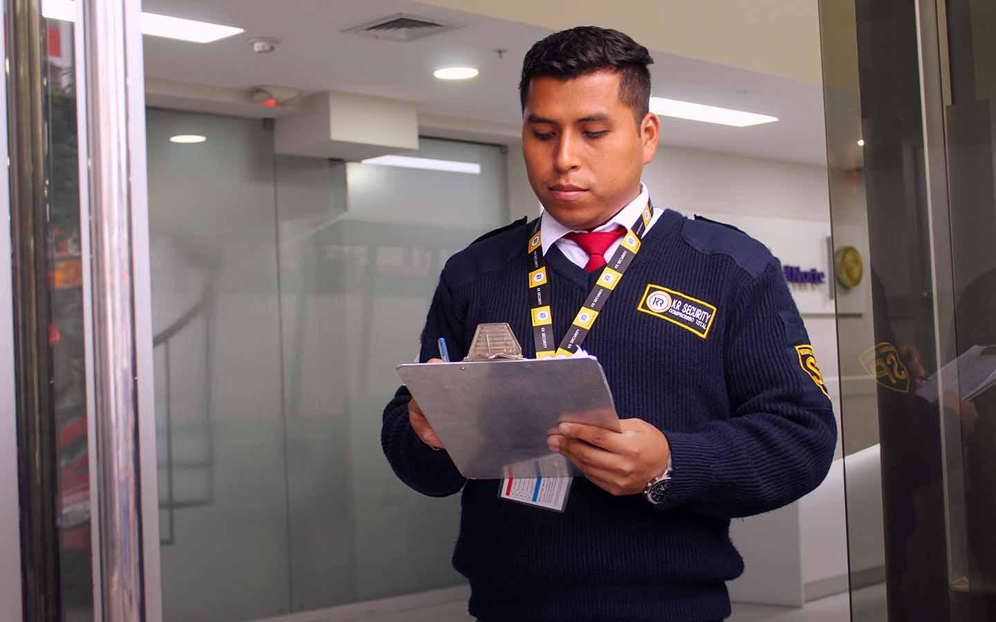 Actitud del vigilante – KRSecurity Agente de seguridad privada